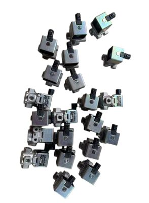 Le camion japonais partie la valve magnétique 1-82563602-0 pour les PIÈCES d'ISUZU FVR34 6HK1 6HK1T ISUZU
