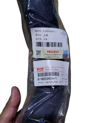 Le camion japonais partie le tuyau d'eau de radiateur de moteur 8-98050924-1 pour les PIÈCES d'ISUZU du moteur FVR 6HK1 d'ISUZU
